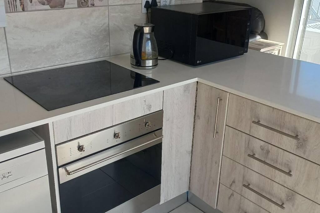 Gracias Grasso, Strand, Cape Town, South Africa. Apartment *